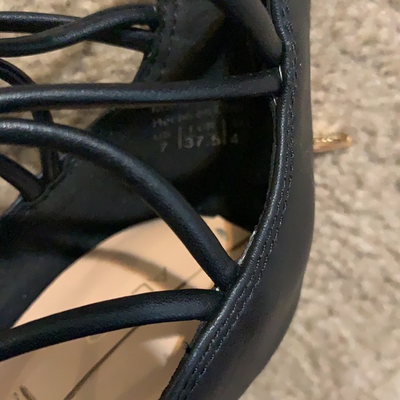 Heeled shoes, ALDO, Black color with golden detail - Picture 4 of 4